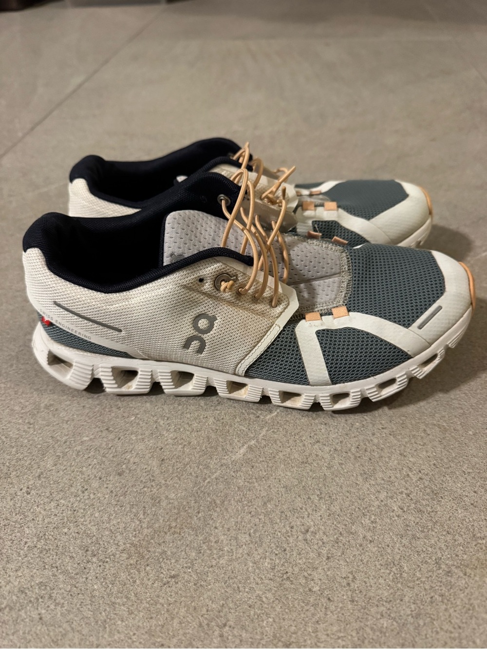 On Running Cloud women’s Running Shoes - White/blue/orange